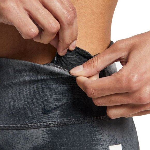 Nike Women Dri-FIT One Luxe 7" Mid-Rise Train Short DO7814-010 Gray Size S Small - Picture 3 of 5